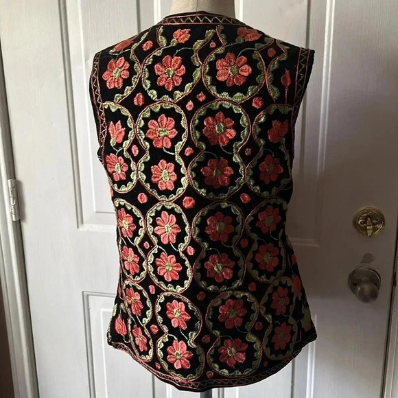1970s hand embroidered Afghan Hippie waistcoat size S - Picture 2 of 7